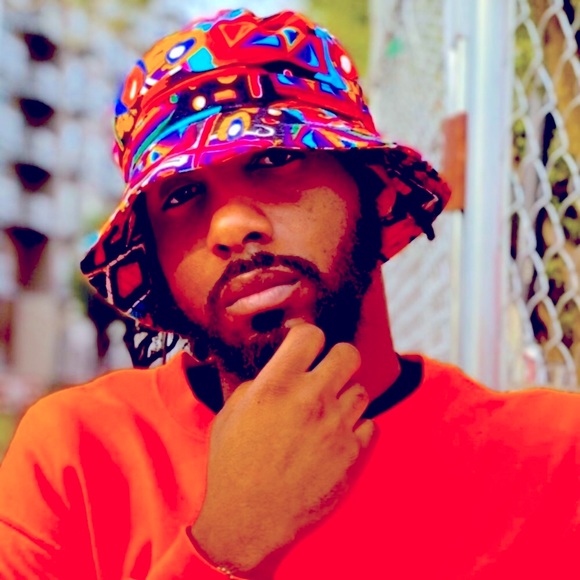 Meet your Posher, Jeremiah - Picture 1 of 2